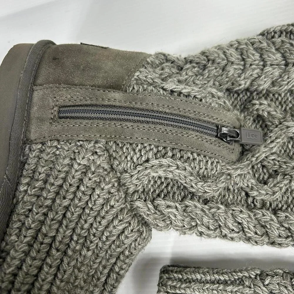 UGG Size 4 Girls‎ Classic Cardy Cable Knit Boots Sweater Side Zip Cardi Kids